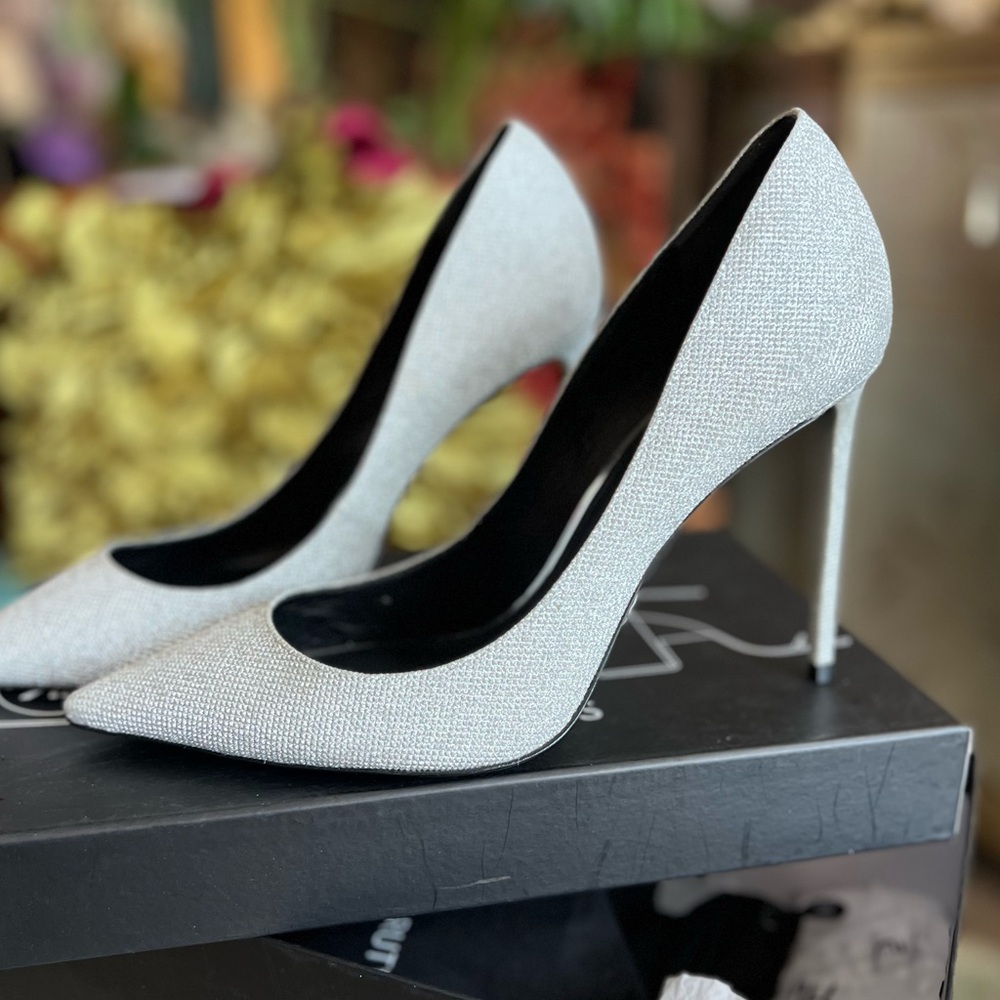 RUTHIE DAVIS Gorgeous silver stilettos heels sparkly heels classic formal pumps